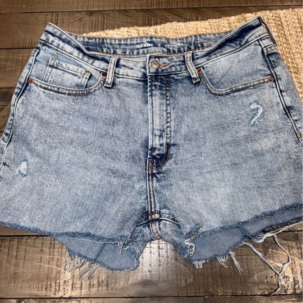 Womens Denim Shorts Bundle
1 pair of Old Navy and 2 Universal Thread